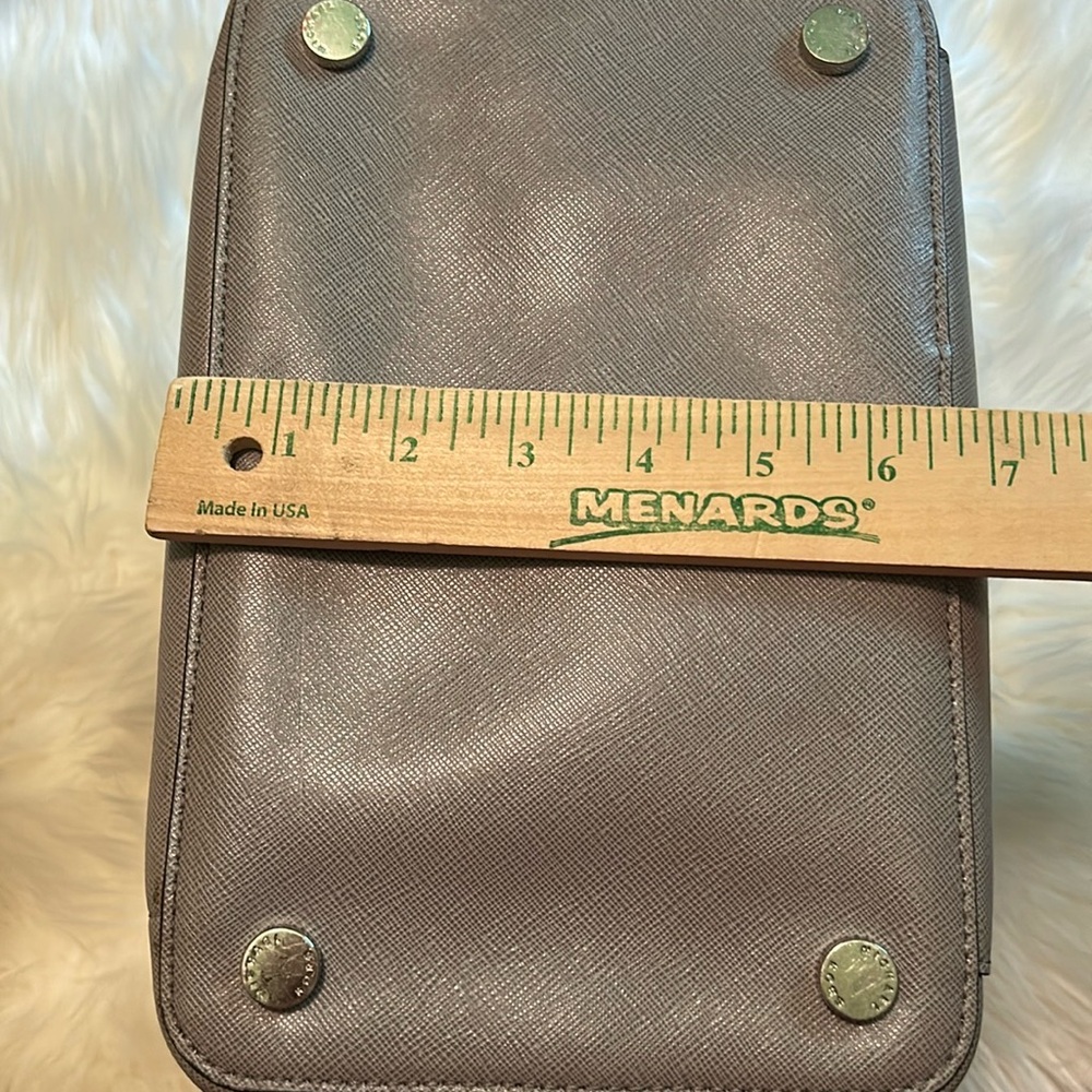 Michael Kors Greenwich Large Grab Bag - Picture 15 of 15